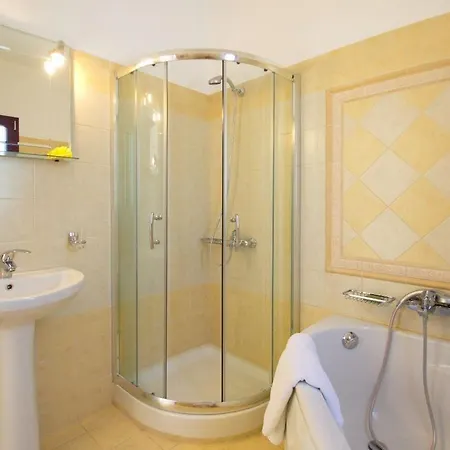 Villa Kleismata Sleeps 6 *