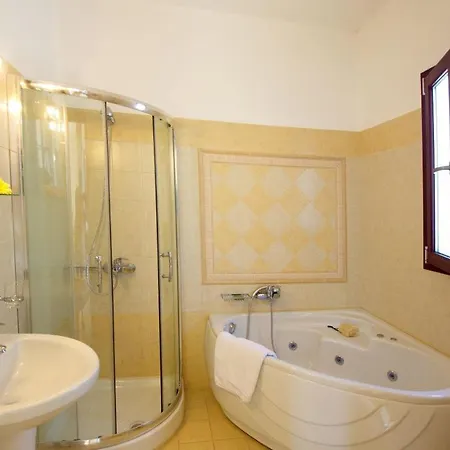 Kleismata Sleeps 6 Villa *